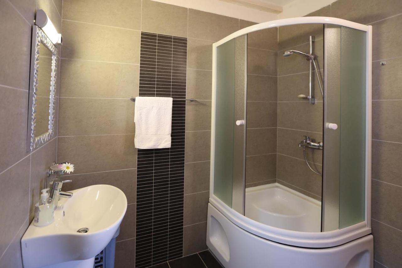 Spacious Apartment Lucia Prozura Ngoại thất bức ảnh